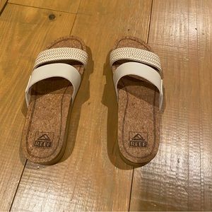 Reef Vista platform sandal, size 7, never worn. Off white/cream